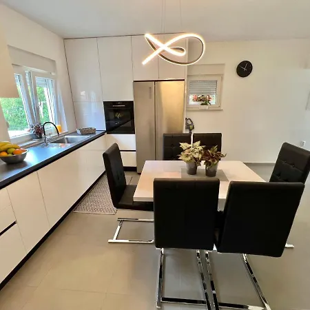 Barbara 크리크베니카